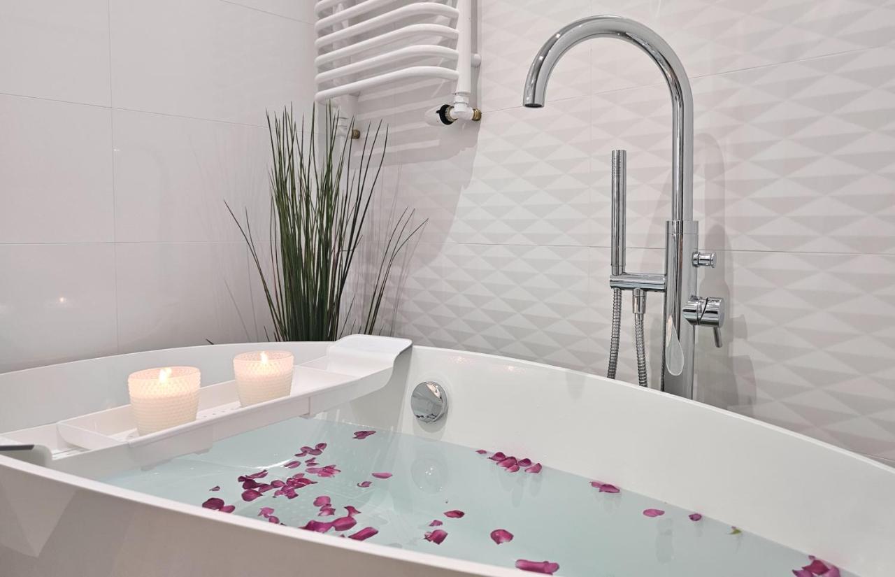 Urban Apartments Luxury Skyline Sokolska Towers 30A, 2 Free Garages, Gym & Sauna, Self Check-In Katowice Eksteriør bilde
